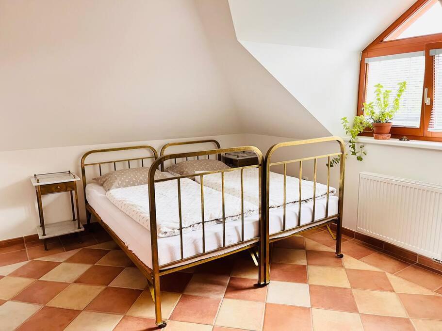 Apartman Se Zahradou 20 Minut Do Centra Prahy Ořech Exteriér fotografie