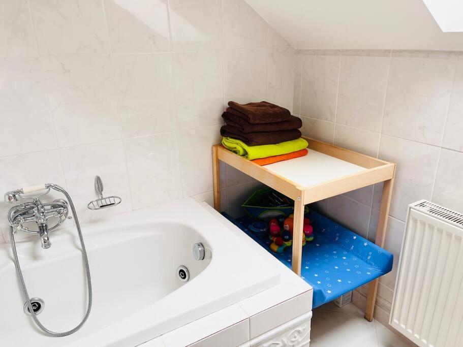 Apartman Se Zahradou 20 Minut Do Centra Prahy Ořech Exteriér fotografie